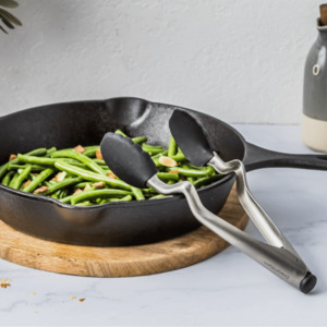 Kitchen: Clongs/Click Lock Tongs