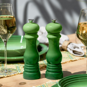 Tools Utensils: Classic Pepper Mill or Grinder/21cm Tall