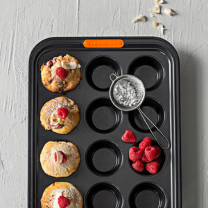 Baking Tins: Muffin Tray/12 Cup/Non-Stick Coated Carbon Steel