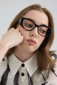 Accessories: Priscilla Black