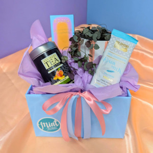 Hearts & Kisses Gift Box