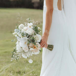 Wedding Flowers Menu Whangarei Northland Flowers: BRIDESMAID BOUQUET | Classic & Neutral