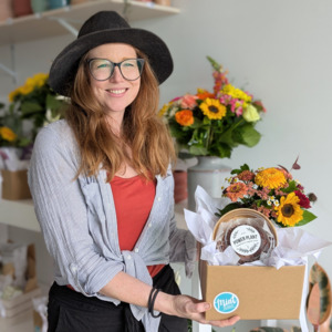 Cake + Flowers Gift Box | Limited Special (WHANGAREI WIDE DELIVERY ONLY)