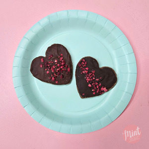 Cakes Chocolate All The Yummies To Add To Your Floral Gift: LIMITED EDITION | One Heart Cookie Double Chocolate