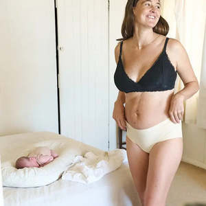 Midi Seamless Maternity & Postpartum Briefs | Light Absorption