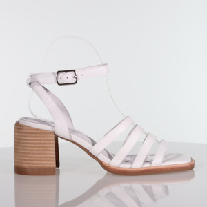 Heels: Samba Classic