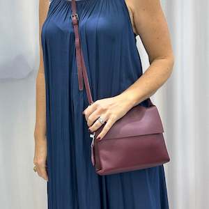 Bags: Simply Swift Crossbody