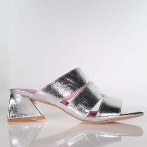 37 SAMPLE - FINESSE/SILVER EMBOSS