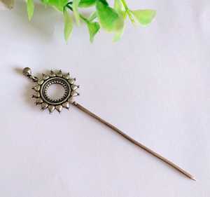 Hair Accessories: Surya Pin