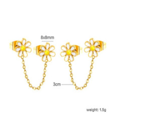Earrings: Daisy