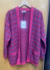 Autumn Winter 2023: Oversized Cardigan - Fuxia / Viola