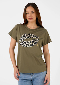 Classic T Shirt - Khaki Leopard Lips