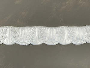 T34 – Large Acanthus Leaf