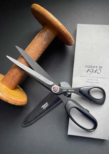 Cadeaux de 1910 Tailors Shears. 9.5" Black