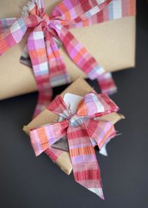 Under 50: Gift Wrapping - Fabric Bows