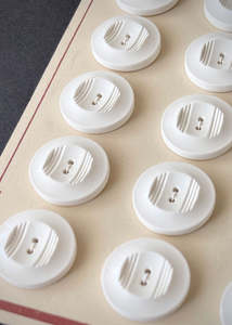 Vintage: Vintage Buttons. White Stripes 20mm