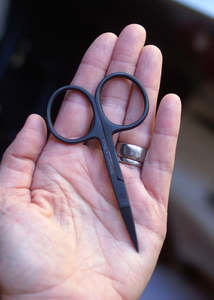 Wide Bow Scissors
