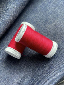 Gutermann Denim Thread. Scarlet 4495