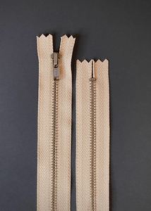 YKK Metal, Antiqued Brass, Closed End Zip - Jute. 20cm