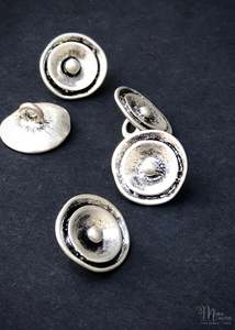 Metal Buttons: Metal Buttons - Antique Silver Flower 17mm