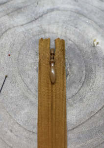 YKK - Atelier Brunette Invisible Zip. Ochre