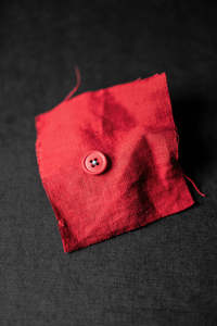 Merchant Mills Haberdashery: Cotton Button 15mm - Demon Scarlet
