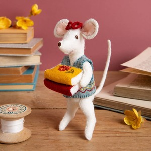All Gifts: Little Mouse The Librarian - Felt Hand Stitching Kit, Corinne Lapierre
