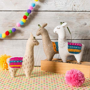 All Gifts: Llamas - Felt Hand Stitching Kit, Corinne Lapierre