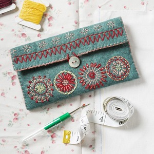 All Gifts: Sewing Pouch - Felt Hand Stitching Kit, Corinne Lapierre.