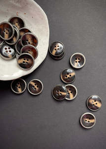 Buttons: Rimmed Horn Buttons. 16mm
