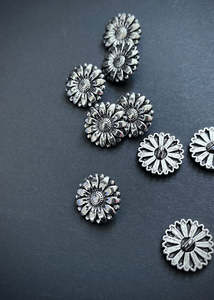 Buttons: Metal Buttons - Daisy Flower 18mm