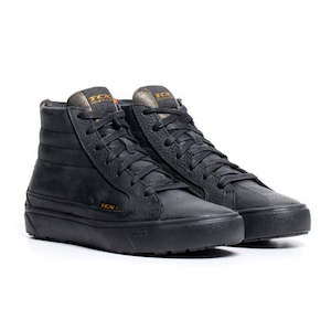 Street 3 Lady Waterproof Shoes - Black/Black/Gold