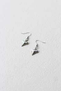 Essential Jewellery: Mako Iti – Silver Tooth Earring