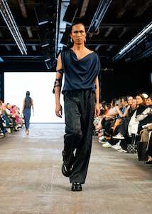 Honoa Top in Midnight