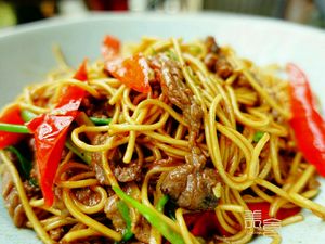 Beef fried egg noodle