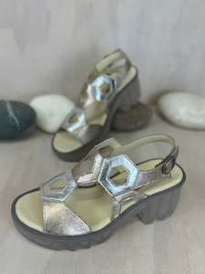 Fly London | Tewa Silver/Sahara