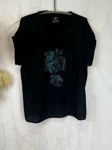 Juna: Juna Georgie T | Onyx Rose