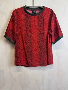 Tops Summer 24 25: Juna Cobra Top