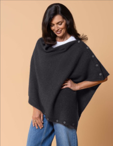 Wrap Up Cape | Charcoal