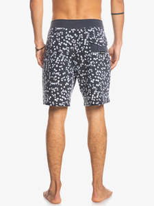 Quiksilver: Quiksilver Mens Surfsilk Washed 18" Boardshorts