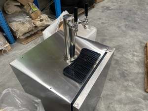 Bull Bbq 1: Bull BBQ Kegerator Outdoor Rated with Double Tap