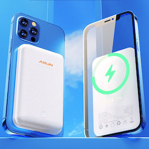 Power Banks: Mobie Magsafe 2-in-1 20W Fast Mini Power Bank 5000mAh WX01