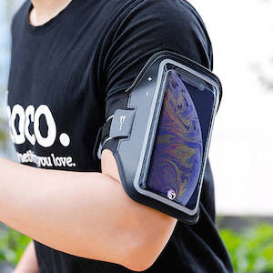Smart Gadgets: hoco Water Resistant Sport Arm Band Bag BAG01