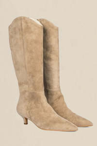 ZOE KRATZMANN - Master Boot