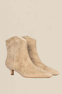 New: ZOE KRATZMANN - Implicit Boot