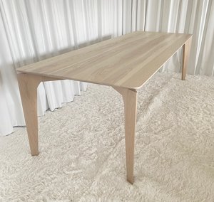 Oscar Dining Table - Modern Chair