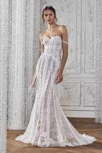 23502/12 Seductive Lace and Beaded Gown