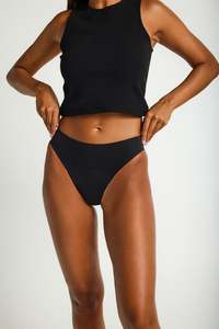 Seamfree: Seamfree Hi-Leg Cheeky Moderate Black