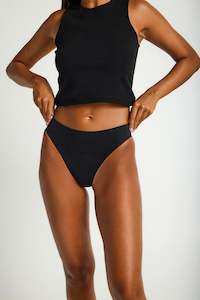 Seamfree: Seamfree Hi-Leg Cheeky Moderate-Heavy Black