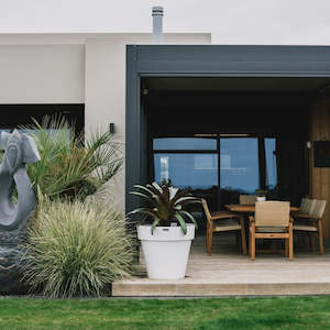 Madrid 600 Planter. 61.5cm High.